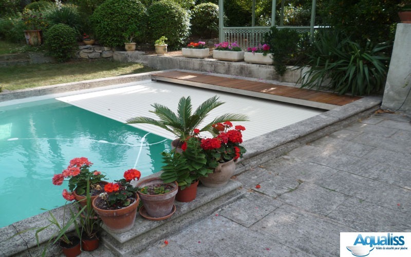 couverture de piscine immergée