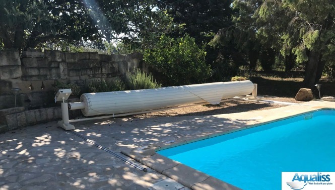 couverture de piscine sur rails