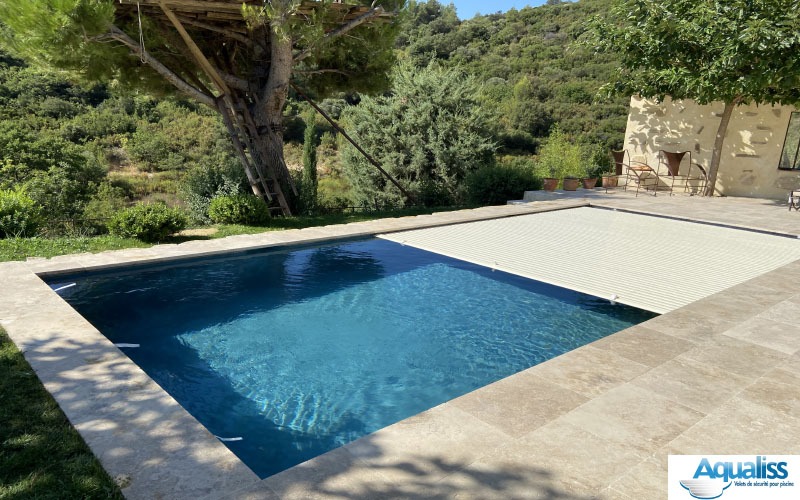 rideau de piscine