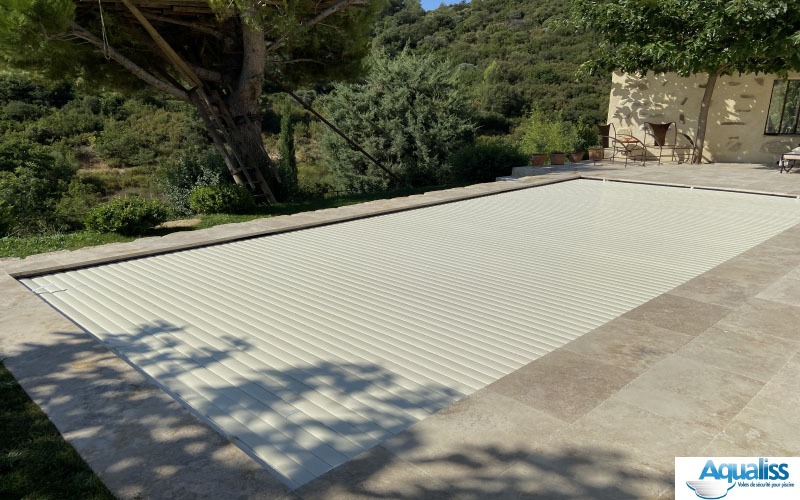 volet piscine