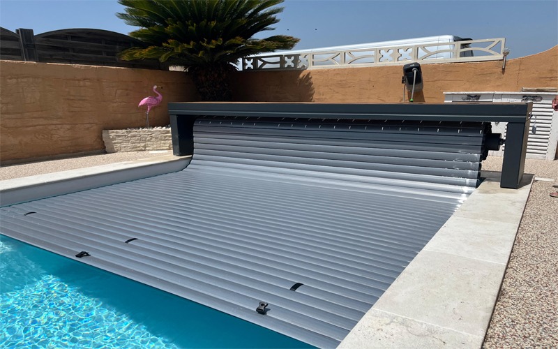 Volet hors sol Relax Aqualiss en forme de banc